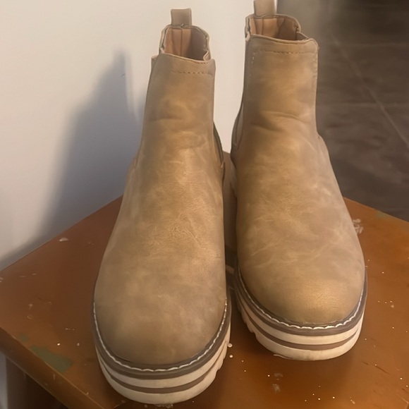 Ankle boots, women’s size 7 - Picture 2 of 6